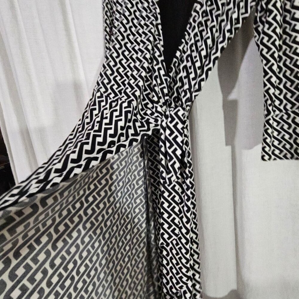 Laundry By Shelli Segal Black White Geometric Wrap Dress XS 3/4 Sleeve - Picture 4 of 6